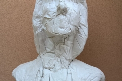 MARTINA KAMENEČKI - Autoportret, 2014.,gips, 60x34x21cm