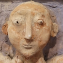 Mesarski momak, 1976., reljef, terakota s engobom (detalj)