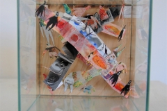 Ivana Bajcer - Imaginarni svijet; asamblaž (crtež, staklo, drvo), 15x15x15cm, 2017.